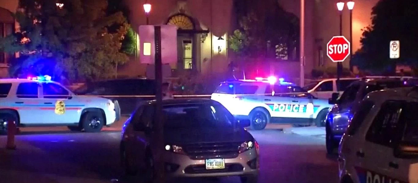 «Χάος» στη Νέα Υόρκη: Αυτοκίνητο πάτησε δύο αστυνομικούς (βίντεο)